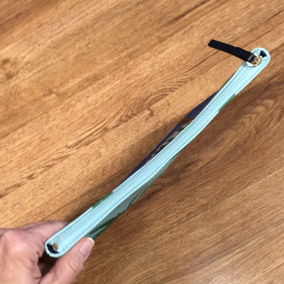 Kate Spade “I Need a Vacation” Clutch - Picture 4 of 7